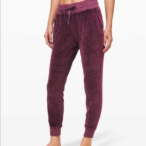 Lululemon Warm Down Jogger *Velour